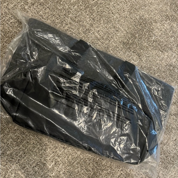 DSW 2 large travel luggage tote,duffle, gym, dance bags grey brand NEW - Picture 5 of 9